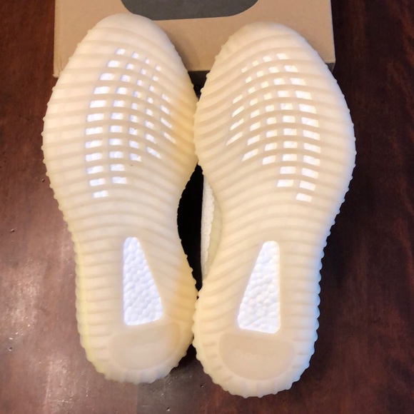 Yeezy Boost 350 V2 Cream - Picture 10 of 16